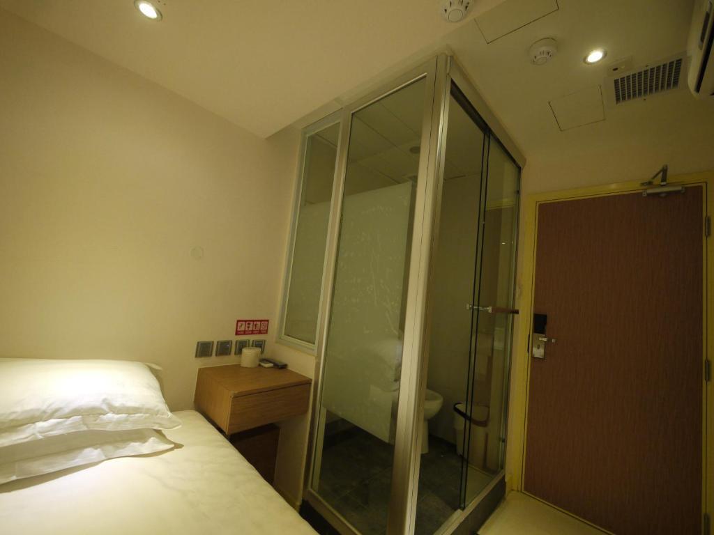 Wan Chai  Panda'S Hostel - Cozy الغرفة الصورة